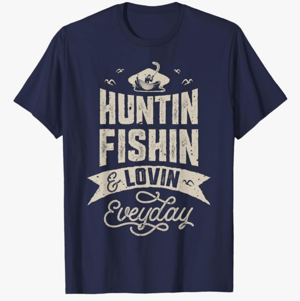 NEW! Navy 'Huntin Fishin & Lovin Everyday'Graphic T-Shirt. Size 3XL.
